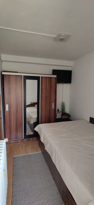 Închiriez ap. 2 camere, zona Policlinica