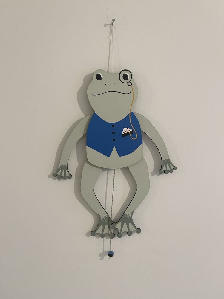 Дървена играчка жаба акробат за стена H&M