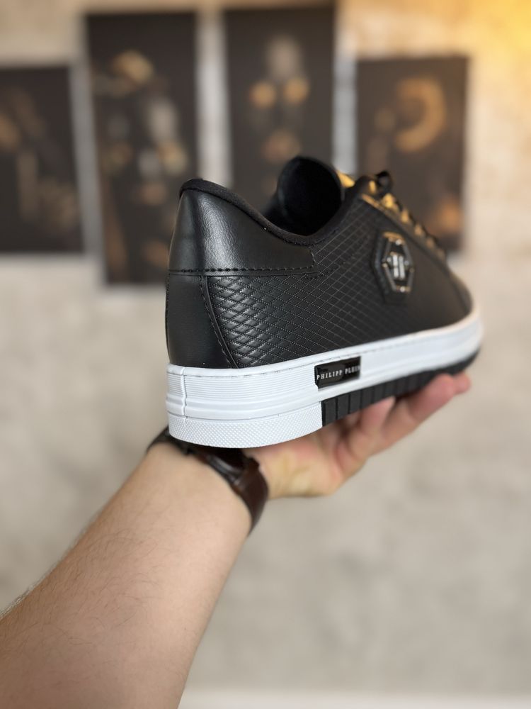 Adidasi Barbati Philipp Plein Black & White!