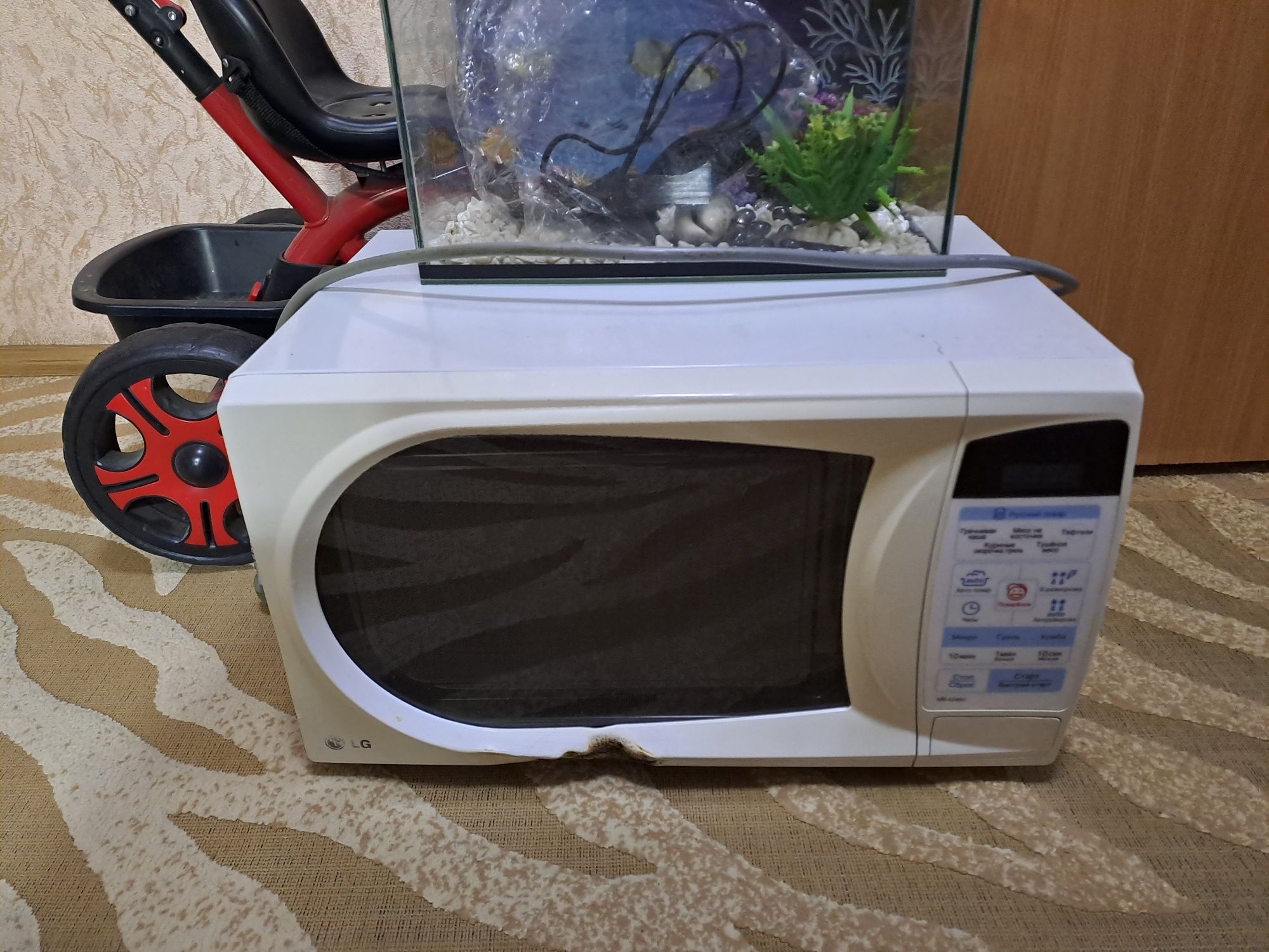 Продам микроволновую печь
