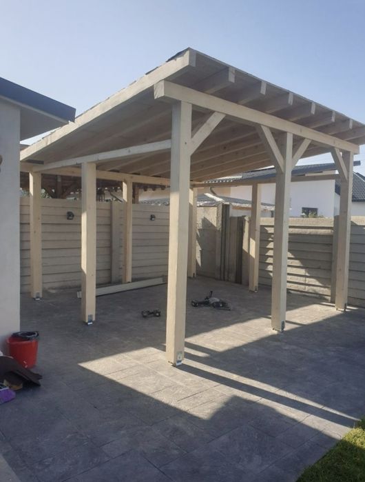 Vand terasă pe structura de lemn