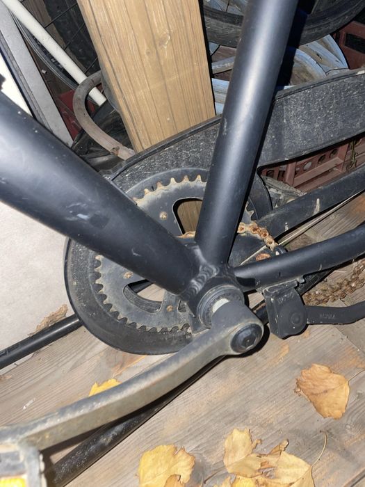 Bicicleta cu piese bune. De restaurat sau pentru piese.