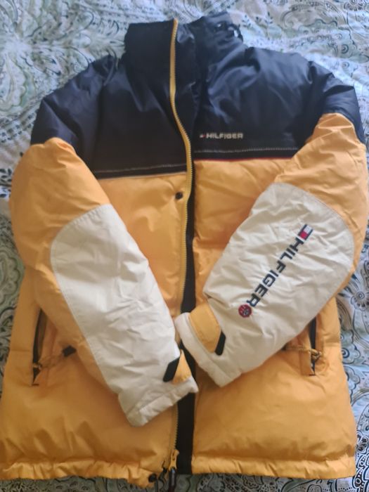 Greaca Tommy Hilfiger, noua.