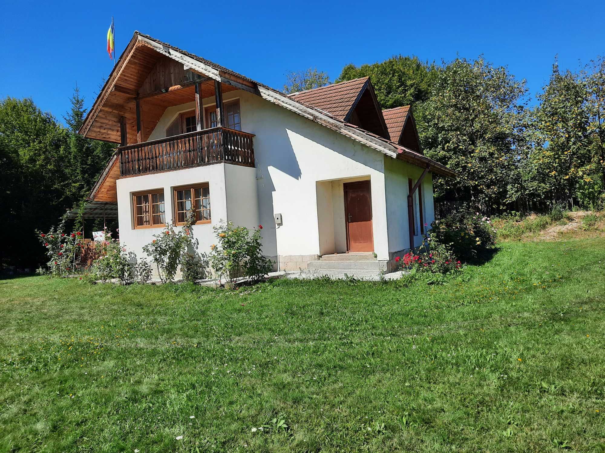 Casa de vacanta/cabana de vanatoare la Soveja, in Muntii Vrancei !