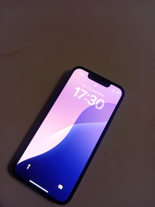 Vand sau schimb: iPhone 13 mini impecabil!