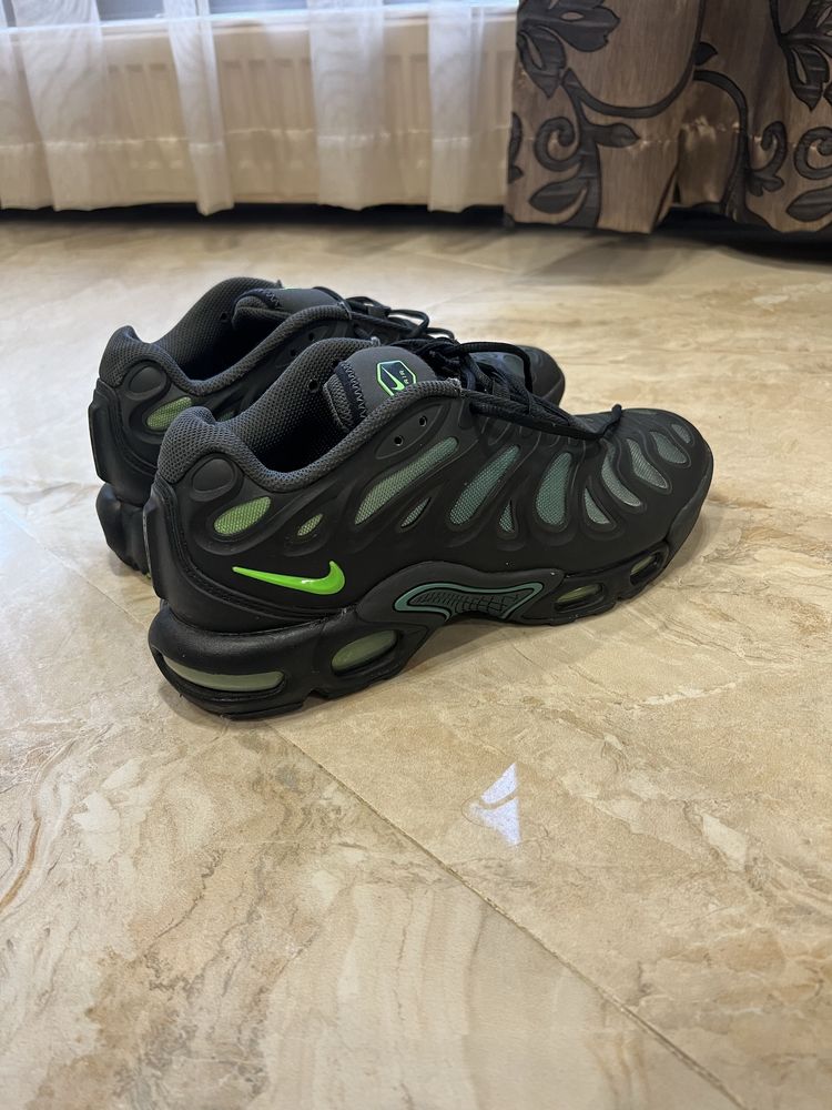 Nike Air Max Plus Drift Black Volt