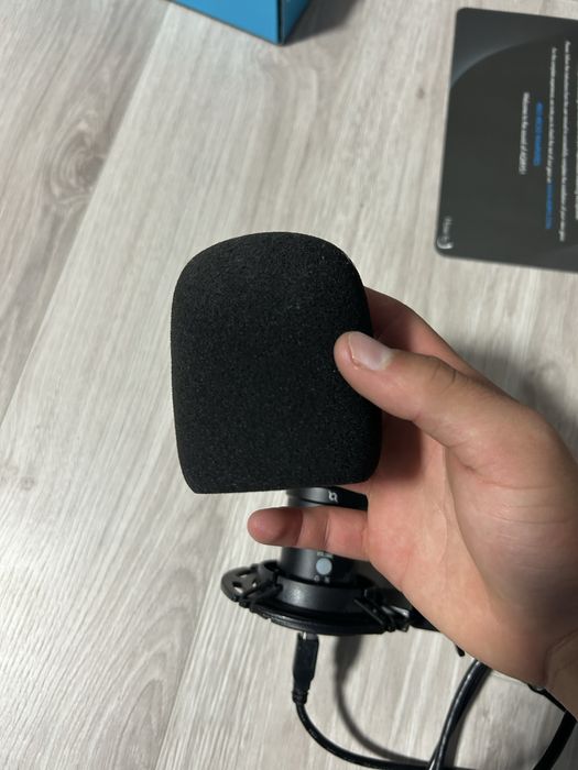 Vand microfon aqirys folosit foarte rar