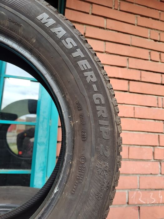 Продавам 4 бр. Зимни гуми 205/60/16 Semperit