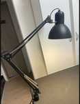 Vând lampa birou Ikea