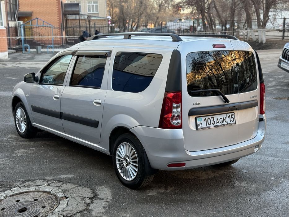 ЛАРГУС в идеальном состоянии 1 хозяин