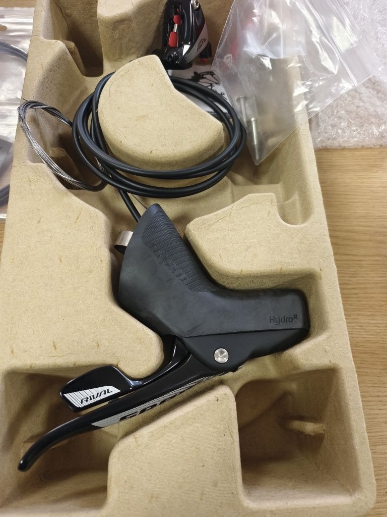 Ново SRAM Rival 22 DoubleTap BrakeLever/Shifter/Flat Mount right 11-sp