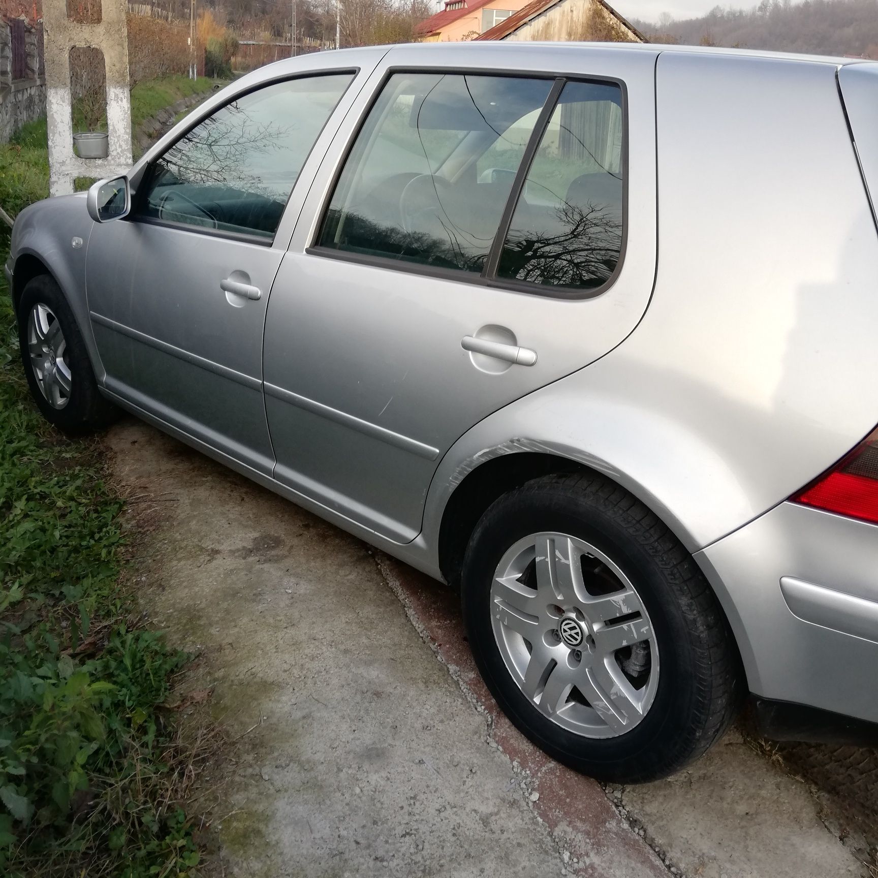 Ușa /vw golf 4, cod culoare LA7W, cod motor ASZ 6 trepte