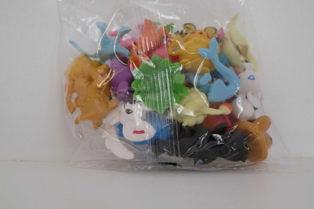 6 pachete mini figurine pokemon cu pikachu