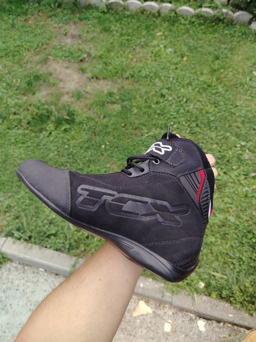 Vând ghete moto TCX mărimea 39