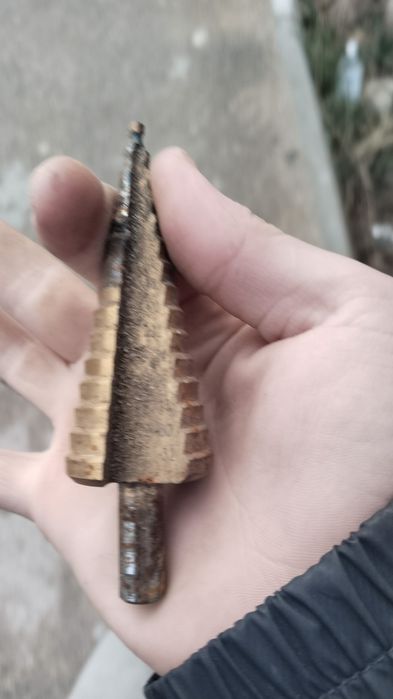 Ёлкы сатылады темыр тесетын