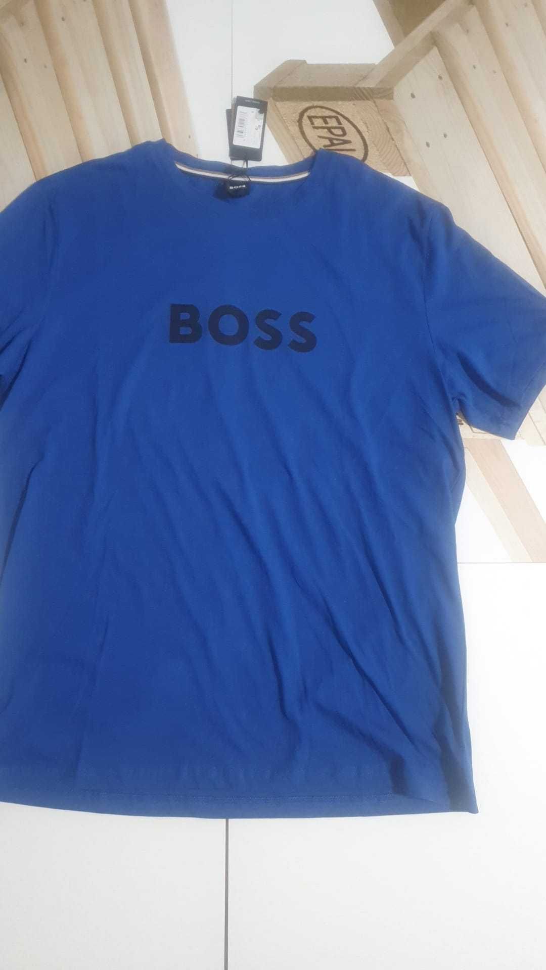 Vand tricou barbati Hugo Boss masura XL si XXL original cu eticheta.