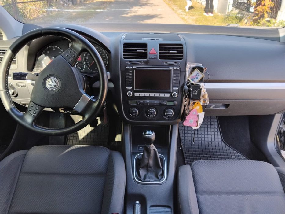 Vând Volkswagen Golf 5 / 2.0 BMM un ax cu came /140 cp
