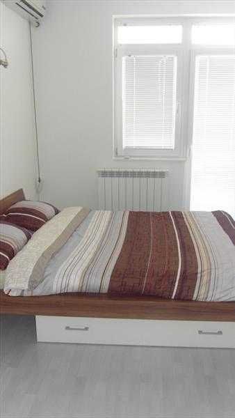 Дава се под наем Двустаен апартамент в Бургас, Изгрев - 59 кв.м за 229.5 € - Снимка #3