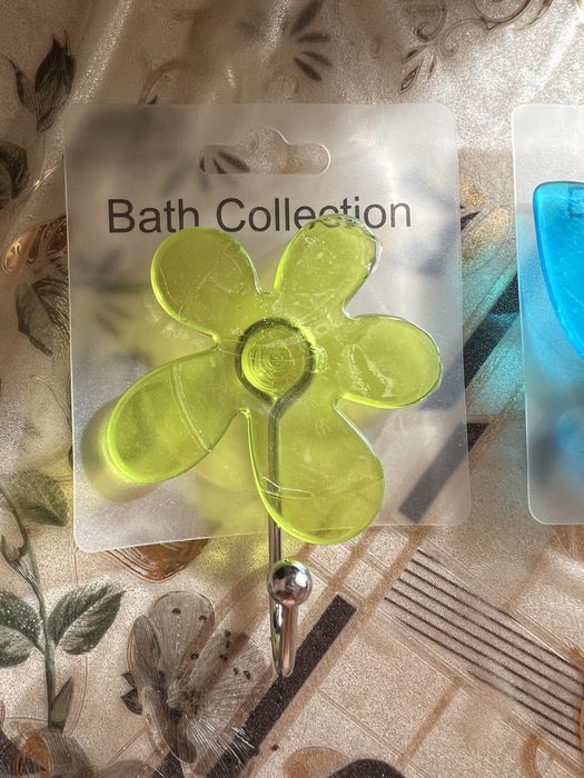 Крючки для ванной или кухни