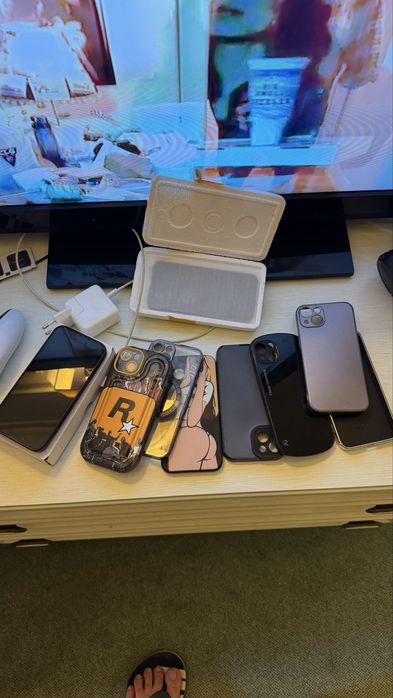 Продавам Iphone 13