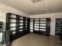 Mobilier magazin - rafturi si vitrine de vanzare
