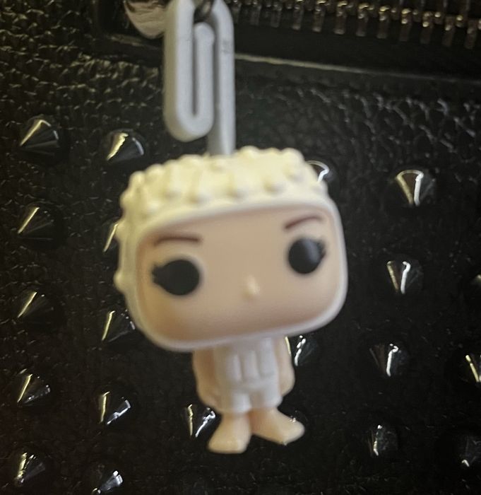 Eleven от kinder stranger things