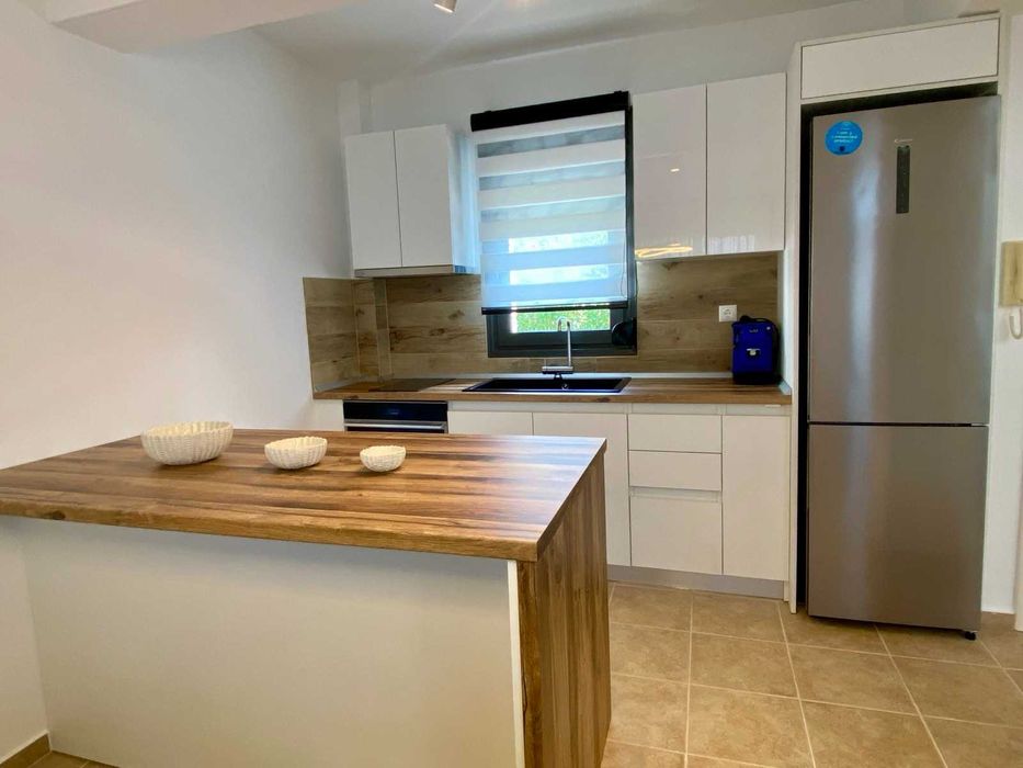 КЪЩА В ГЪРЦИЯ намираща се на  САНИ полуостров ХАЛКИДИКИ