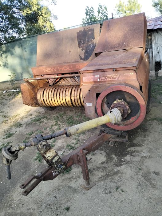 Presă new Holland disponibilă