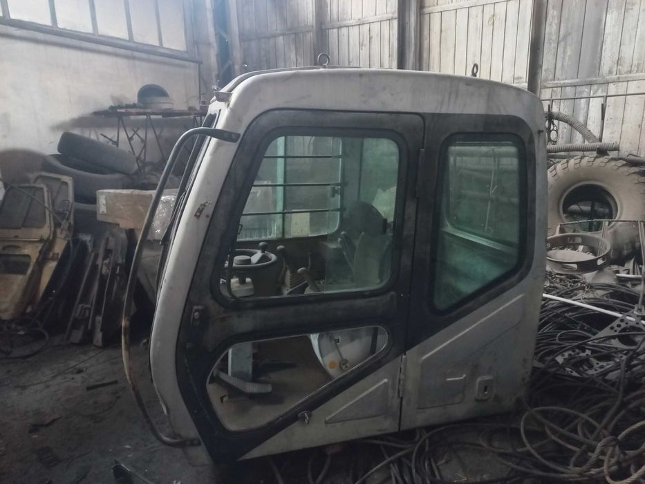 Продам кабину на экскаватор