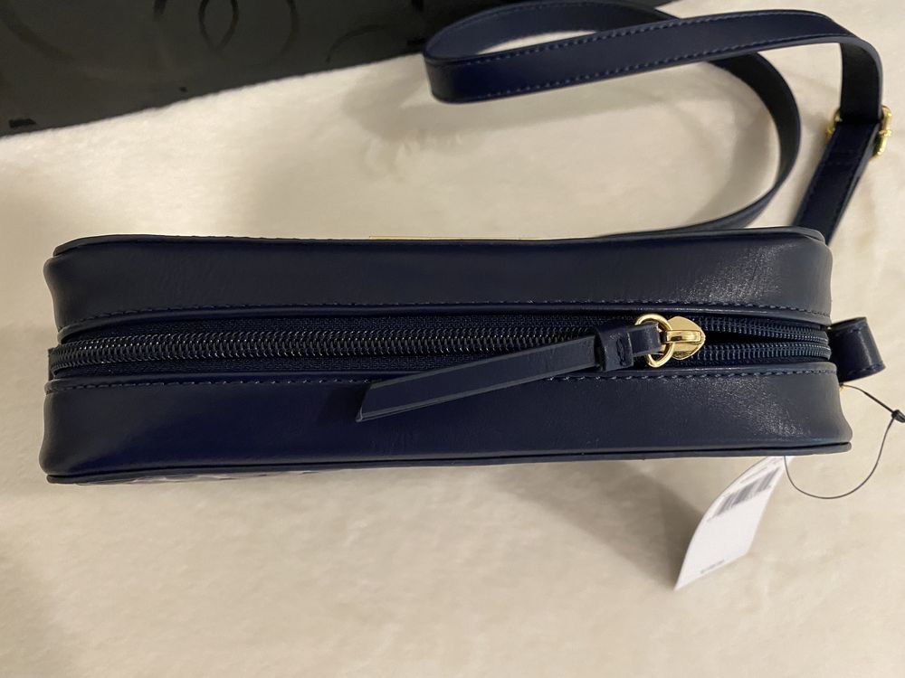 Tommy Hilfiger модерна и практична чанта, оригинална, нова с етикет