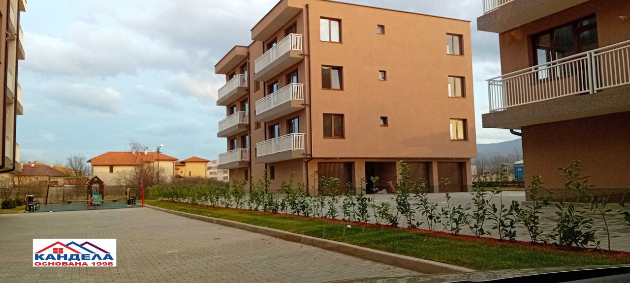 Продава се Двустаен апартамент в Пловдив, Остромила - 87 кв.м за 989 €/кв.м - Снимка #4