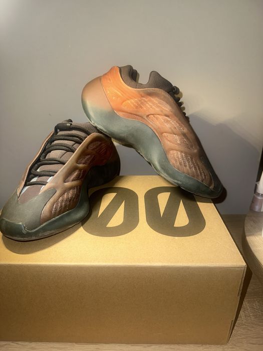 Adidas yeezy 700 V3 Copper Fade
