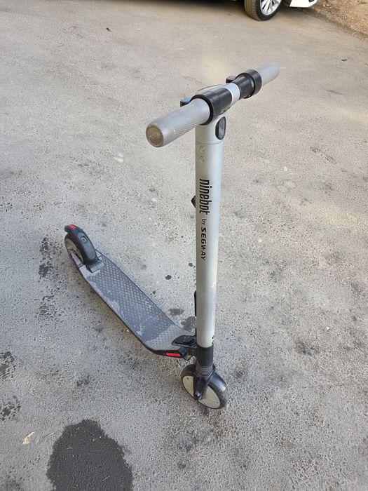 Продам б/у самокат ninebot es2