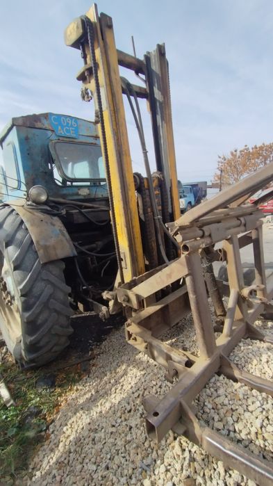 Продам погрузчик на трактор