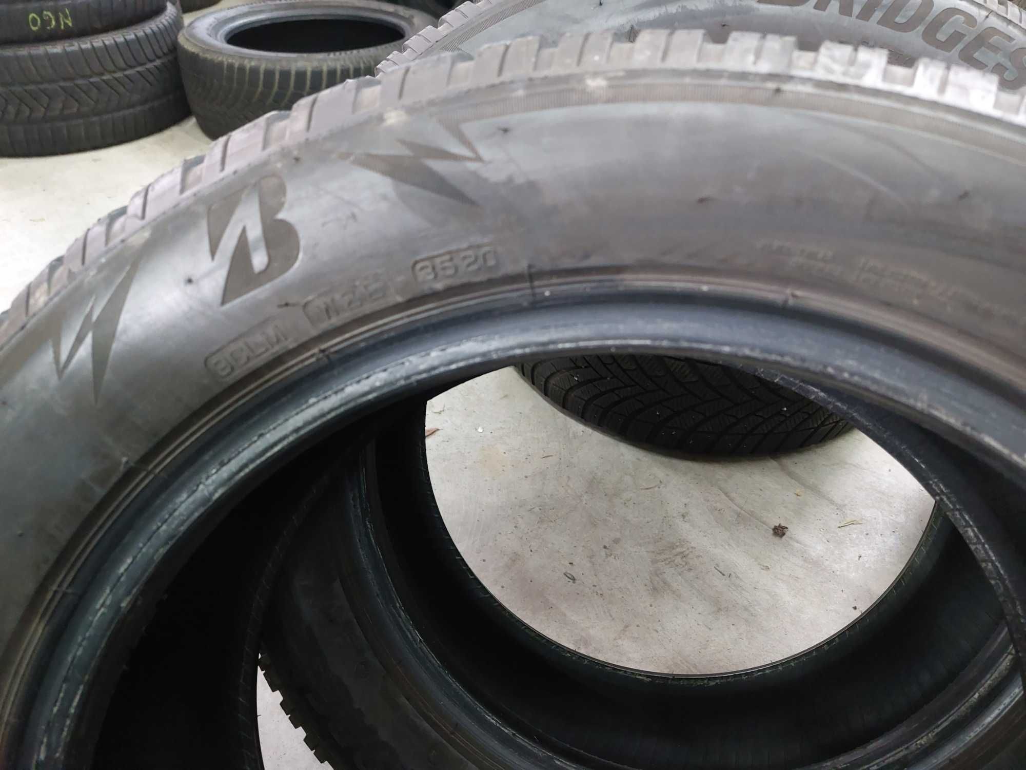 4бр зимни гуми Bridgestone 215 55 17 dot2520