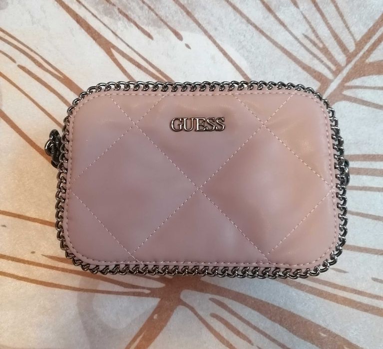 Дамса чанта Guess лилава