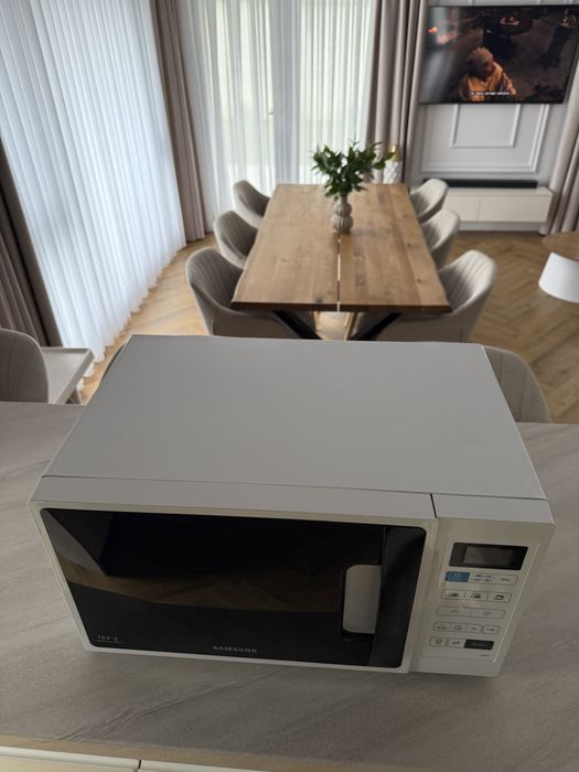 Cuptor microunde samsung putin folosit, fara farfuria de sticla