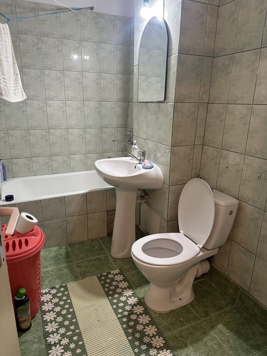 Inchiriez garsoniera brazda