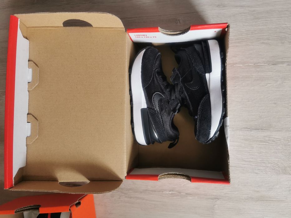 Маратонки Nike  чисто нови са