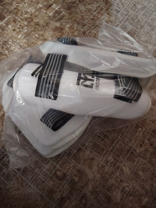 Продам накладки от таеквандо новый раз 5/6лет кимано тоже размер 5/6ле