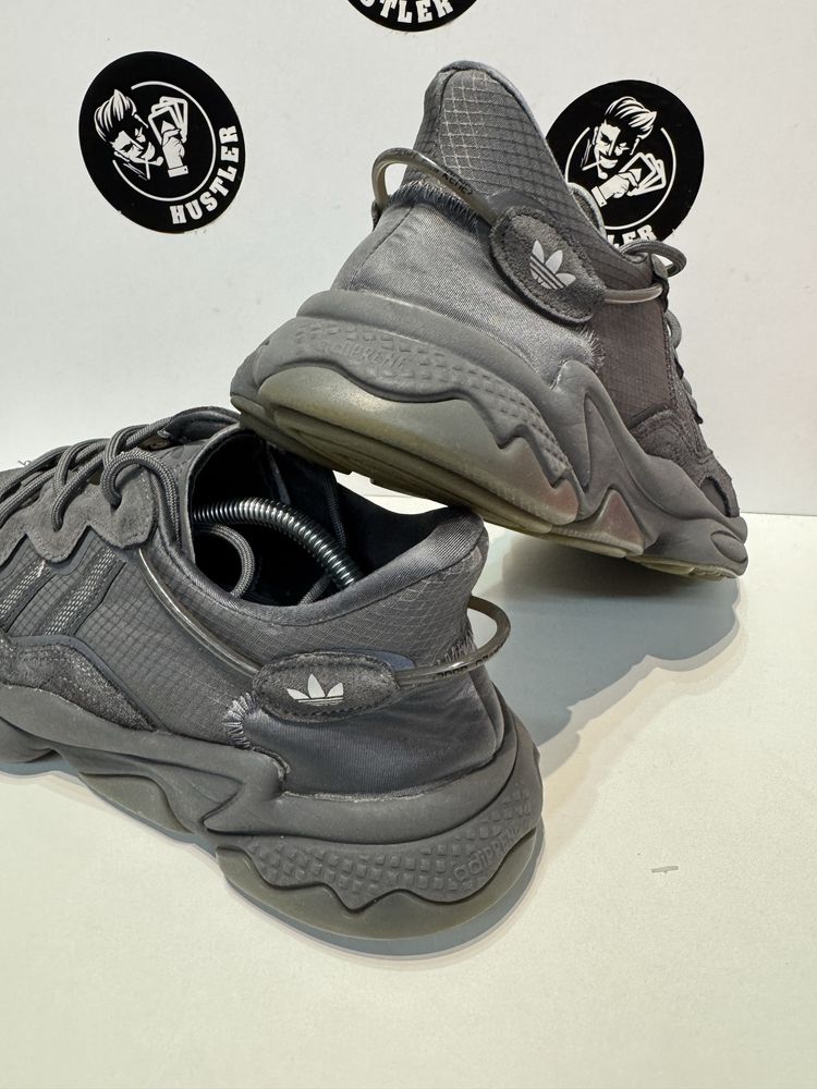 Маратонки ADIDAS OZWEEGO .Номер 43.5