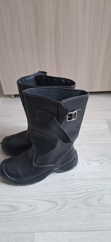 Сапоги рабочие кирза