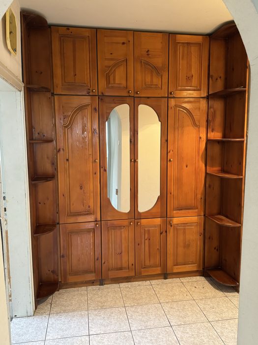 Гардероб дължина 200 см височина 250 см в отлично състояние дървен