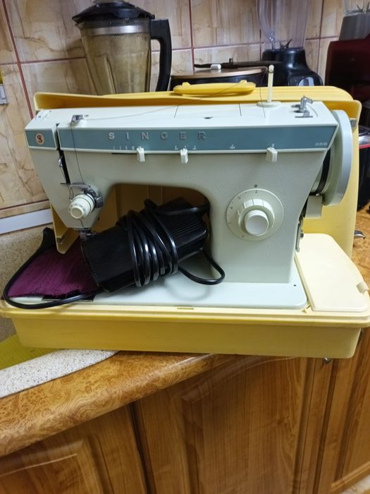 Mașini de cusut electrice