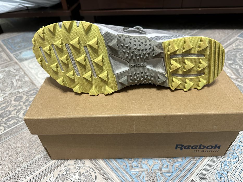 Продам красовки reebok