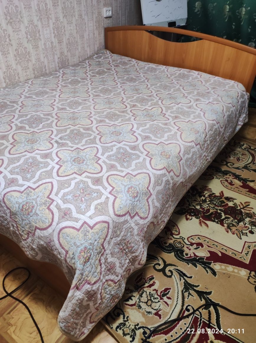 Продам кровать 140"200 см.