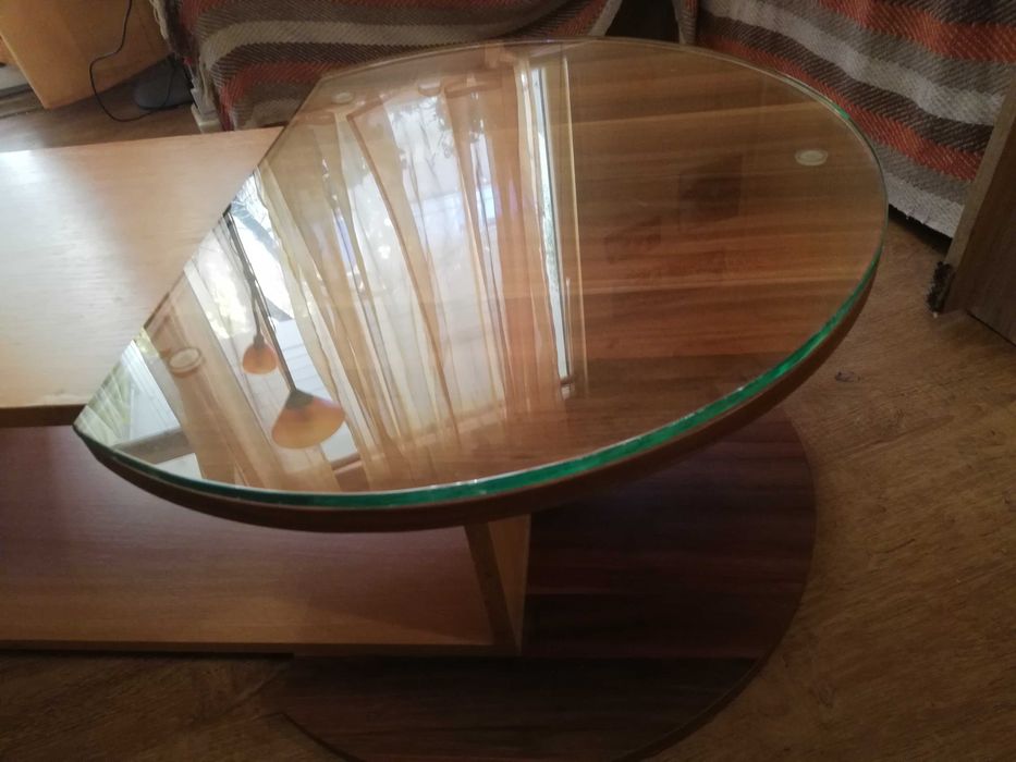 Холна масичка с място за съхранение