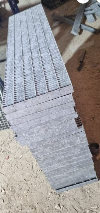 Vindem grătare zincate trepte orice dimensiune își dorește clientul