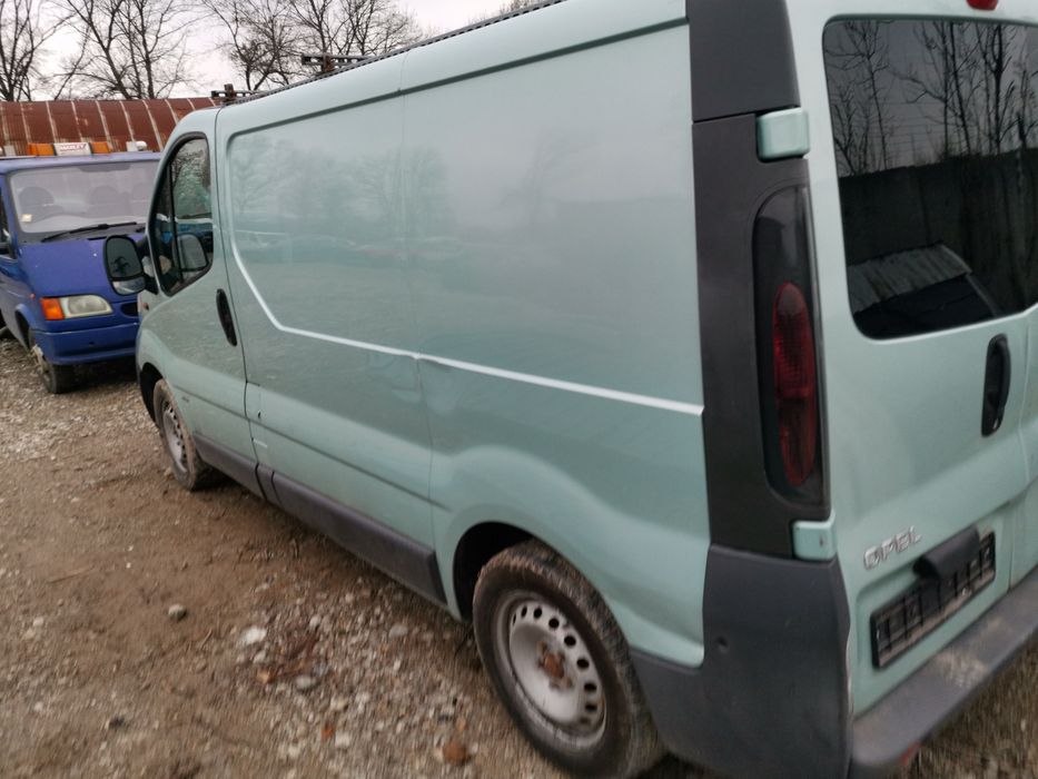 Opel Vivaro 1.9 На Части!