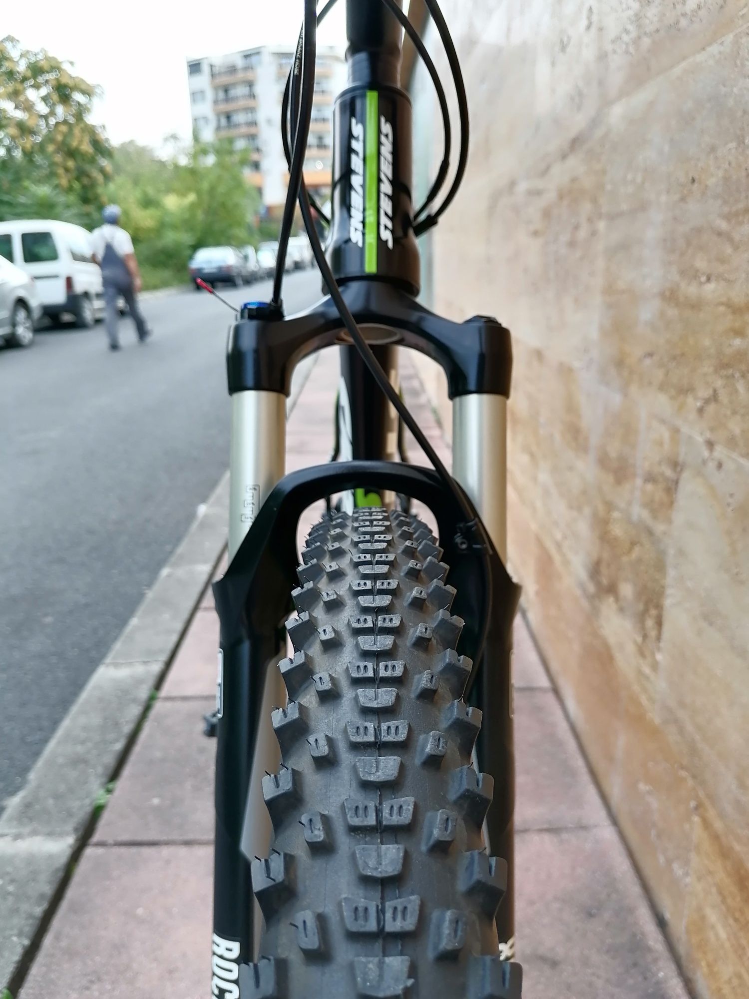 Stivens Sentiero*29цола*Рамка-Л*Вилка-Rock Shox-Reba*30скорости*